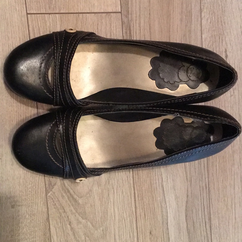 Miss brown dress shoes